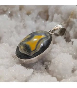 Pendentif ethnique en argent et pierre de jaspe bourdon.