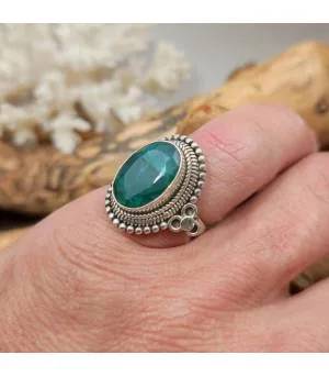 Bague ethnique en argent et pierre naturelle d'émeraude