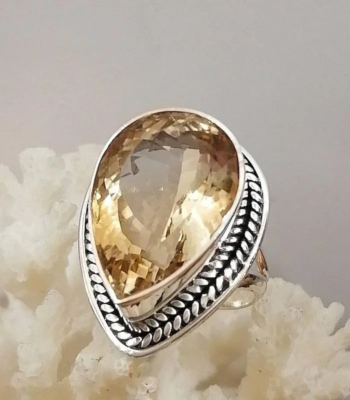 Bague vintage en argent et pierre naturelle de citrine