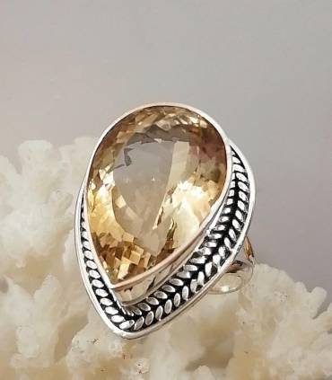 Bague vintage en argent et pierre naturelle de citrine