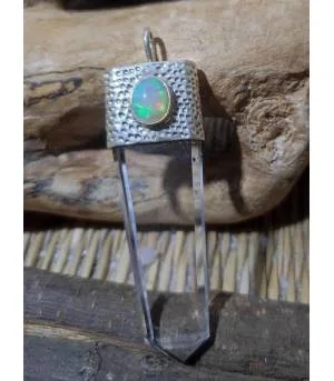 Pendentif ethno tribal cristal et opale éthiopienne.