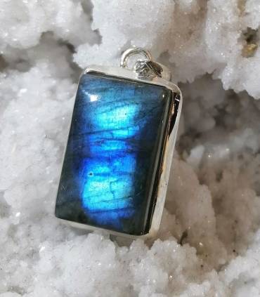 Pendentif argent chic et moderne en labradorite Shantilight