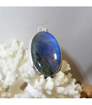 Pendentif Nila-Kanta – Argent 925 & Labradorite bleue