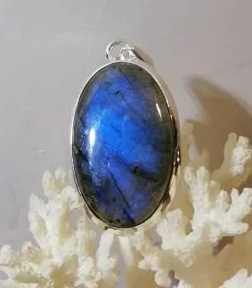 Pendentif Nila-Kanta – Argent 925 & Labradorite bleue