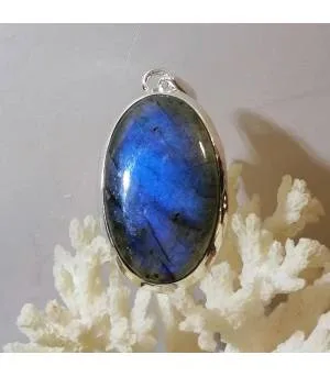 Pendentif Nila-Kanta – Argent 925 & Labradorite bleue