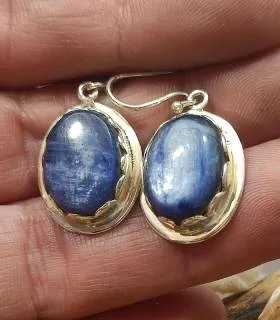 Boucles d'oreilles argent pierres naturelles de cyanite.