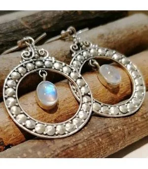 Boucles d’oreilles Shashi-Vana – Argent 925 & Pierre de Lune