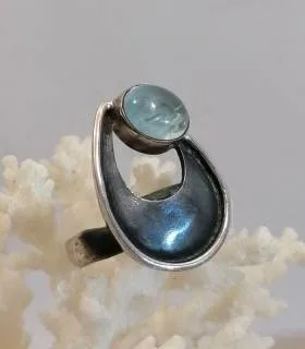 bague ethnique argent et pierre bleue d'aigue-marine