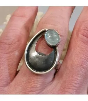 bague ethnique argent et pierre bleue d'aigue-marine
