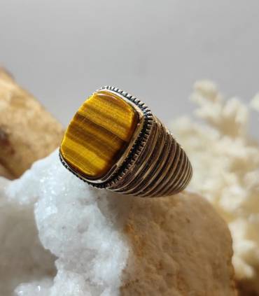 Bague chevalière en argent et pierre naturelle d'oeil de tigre