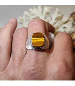 Bague chevalière en argent et pierre naturelle d'oeil de tigre