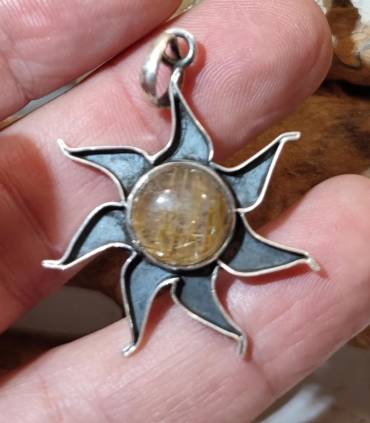 Pendentif "sunshine" en argent et pierre naturelle de quartz rutilé doré