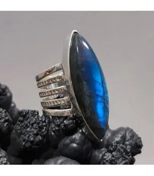 Bague Nila-Ratri – Argent 925 & Labradorite Bleue