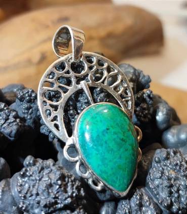 pendentif en argent et pierre naturelle de turquoise