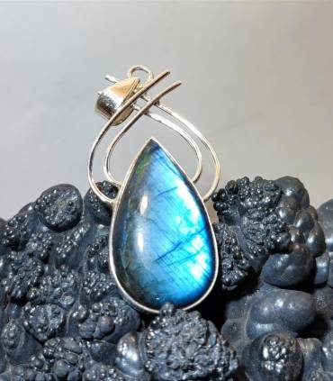 pendentif arabesque en argent et pierre naturelle de labradorite