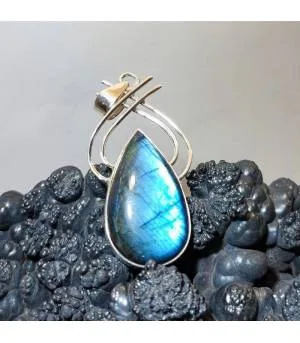 Pendentif Megha-Tara – Argent 925 & Labradorite
